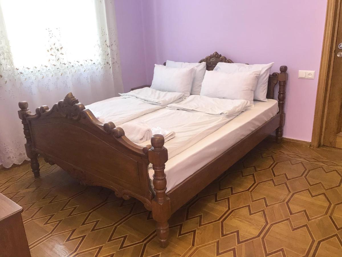 Wooden Museum Hotel Kutaisi Ngoại thất bức ảnh